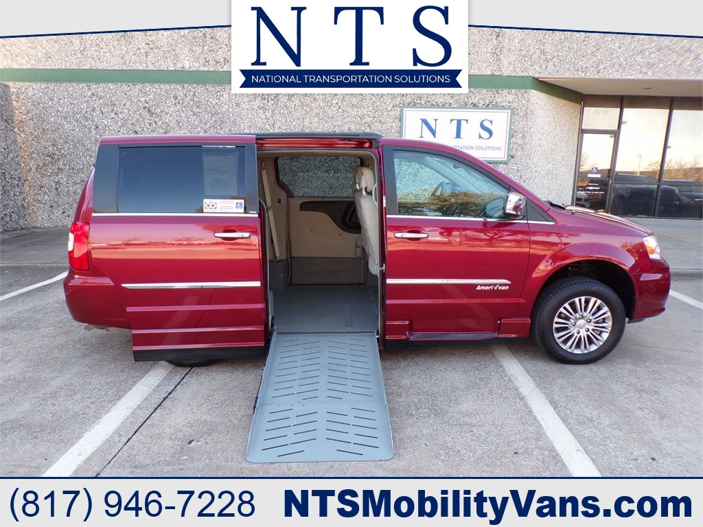 2013 CHRYSLER TOWN & COUNTRY TOURING L for sale by dealer