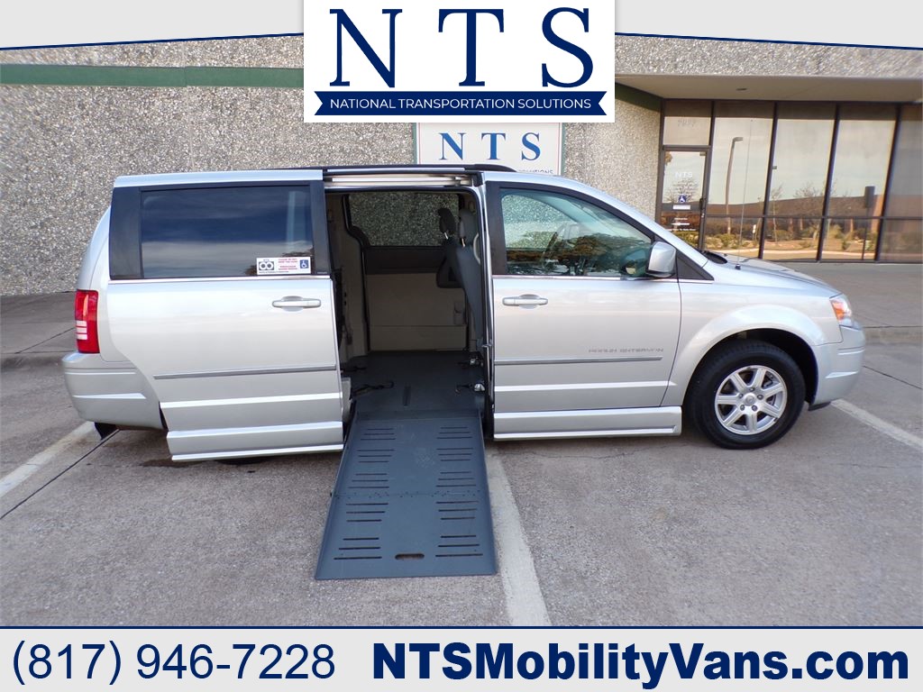 2010 CHRYSLER TOWN & COUNTRY TOURING for sale by dealer