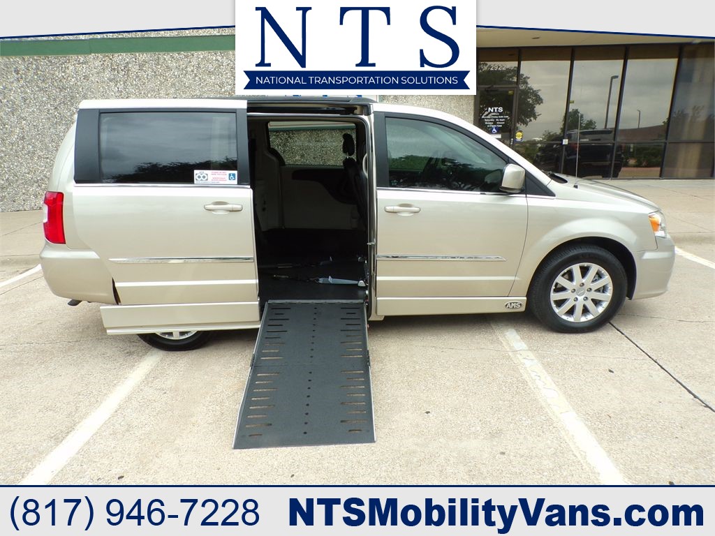 2013 CHRYSLER TOWN & COUNTRY TOURING for sale by dealer