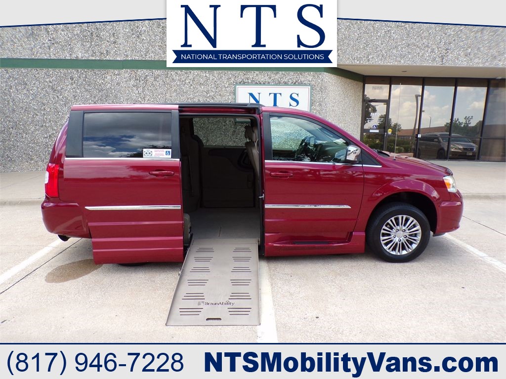 2013 CHRYSLER TOWN & COUNTRY TOURING-L for sale by dealer