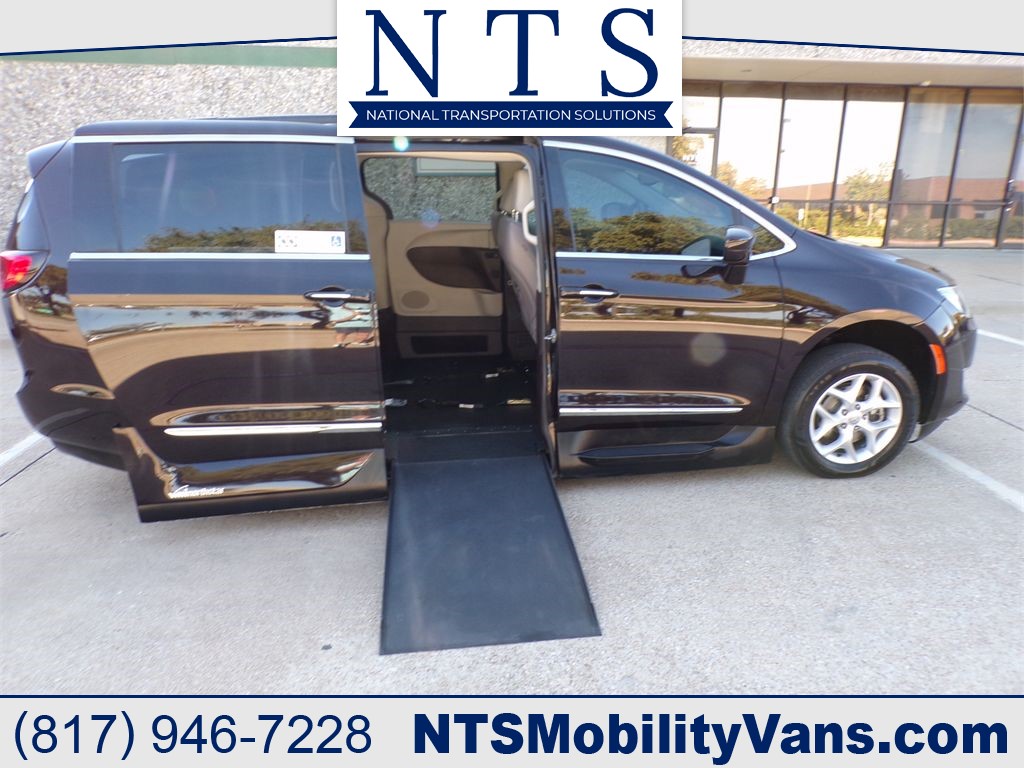 2017 CHRYSLER PACIFICA TOURING-L for sale by dealer