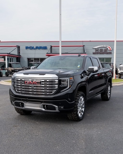 2023 GMC Sierra 1500 Denali Crew Cab Short Box 4WD for sale by dealer