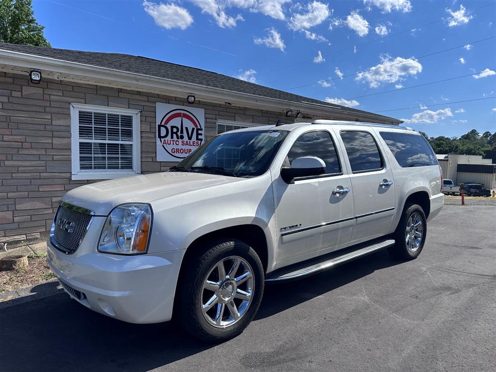 2013 GMC Yukon Denali XL 4WD for sale by dealer
