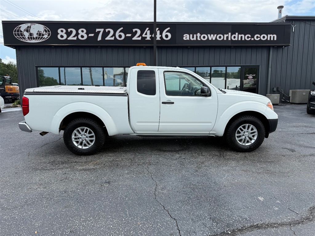 2017 Nissan Frontier SV 4WD for sale by dealer