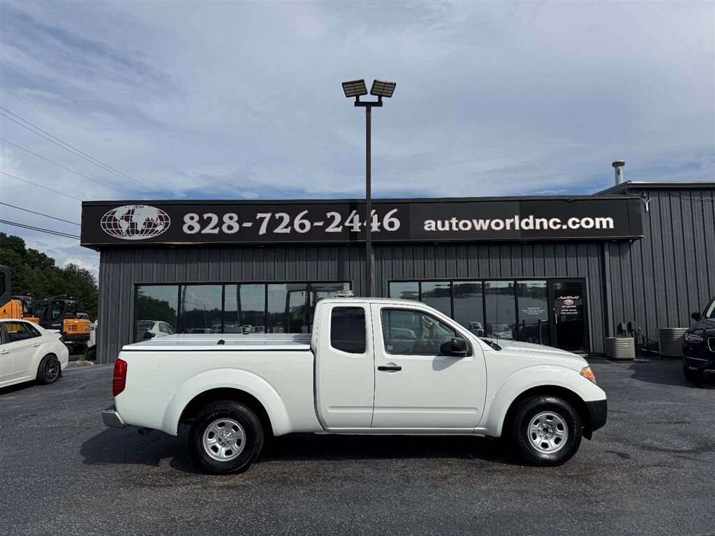 2015 Nissan Frontier SV King Cab I4 5MT 2WD for sale by dealer