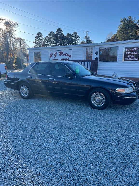 2000 Ford Crown Victoria for sale by dealer