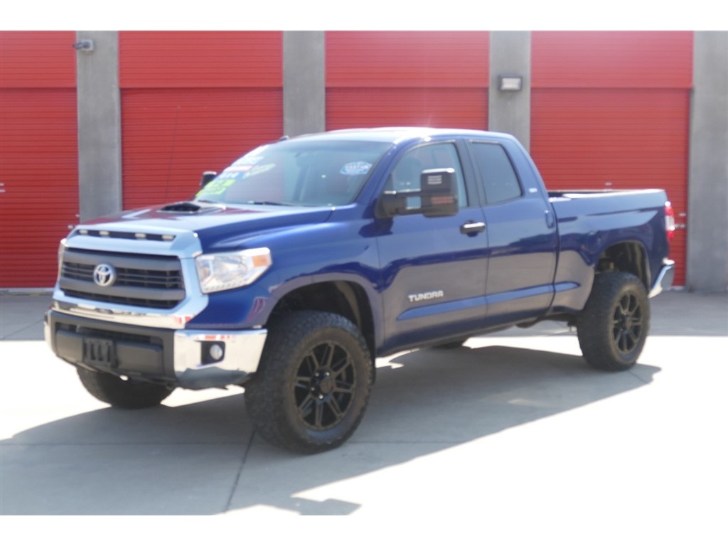 2014 Toyota Tundra SR5 4.6L V8 Double Cab 4WD for sale by dealer