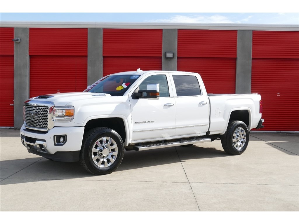 2017 GMC Sierra 2500HD Denali Crew Cab 4WD for sale by dealer