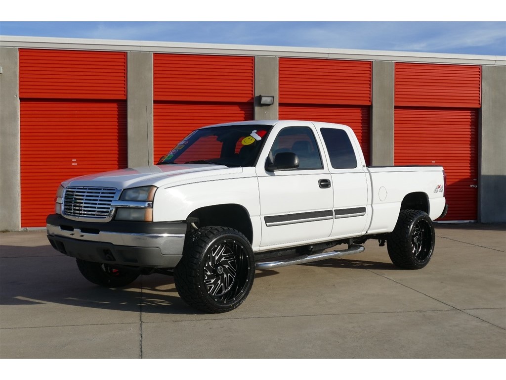2004 Chevrolet Silverado 1500 Z71 Ext. Cab Short Bed 4WD for sale by dealer