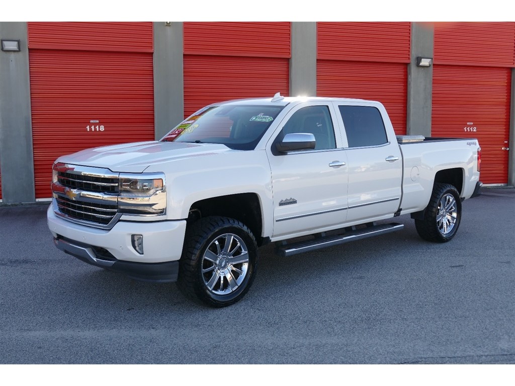 2017 Chevrolet Silverado 1500 High Country Crew Cab Short Box 4WD for sale by dealer