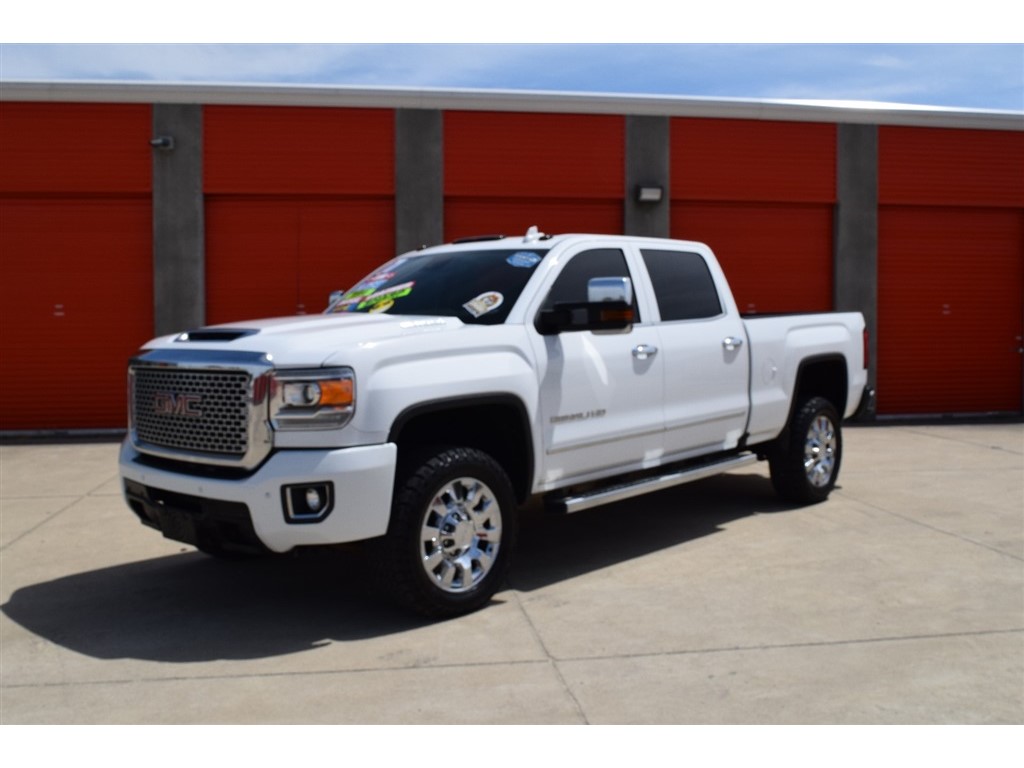 2017 GMC Sierra 2500HD Denali Crew Cab 4WD for sale by dealer