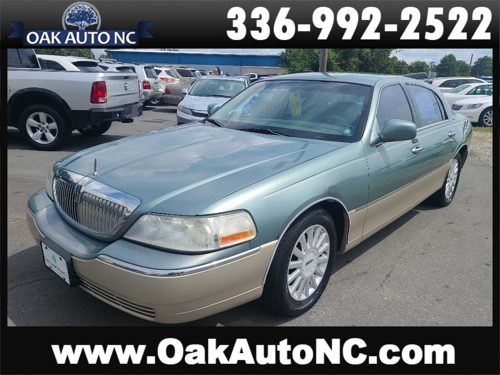 2005 LINCOLN TOWN CAR SIGNATURE Southerned Owned! for sale by dealer