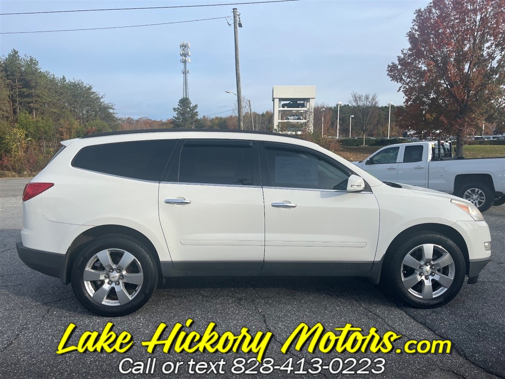 2012 Chevrolet Traverse LT AWD for sale by dealer