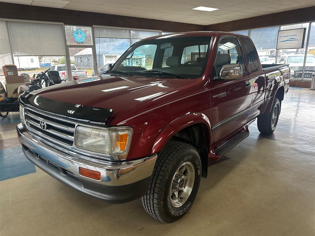 1997 Toyota T100 DX Xtracab 4WD for sale by dealer