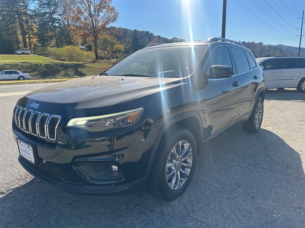 2019 Jeep Cherokee Latitude Plus 4WD for sale by dealer
