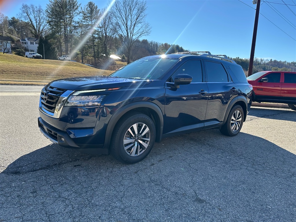 2022 Nissan Pathfinder SL 4WD for sale by dealer