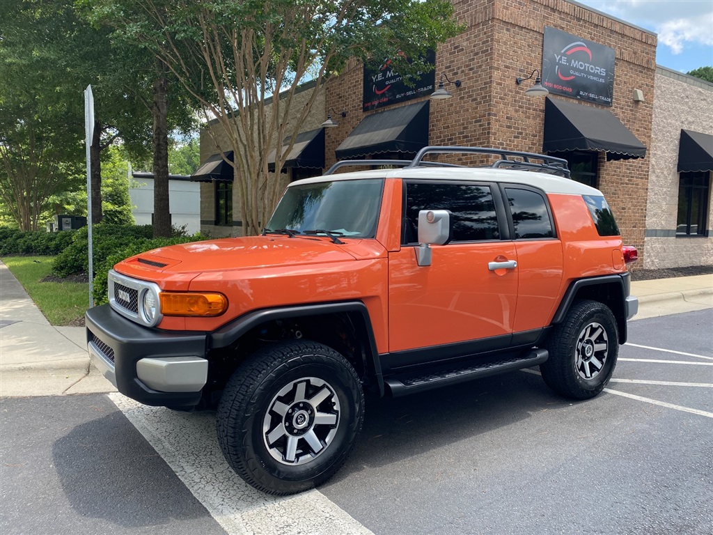 2013 Toyota FJ Cruiser 4WD AT for sale by dealer