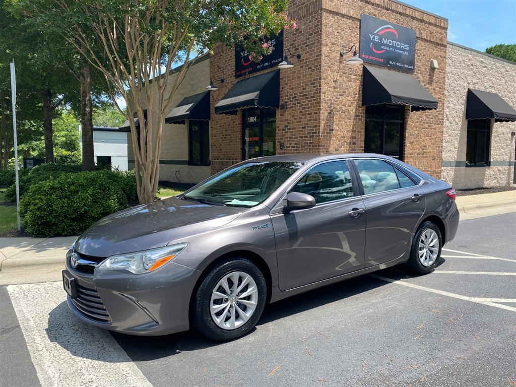 2015 Toyota Camry LE Hybrid for sale by dealer