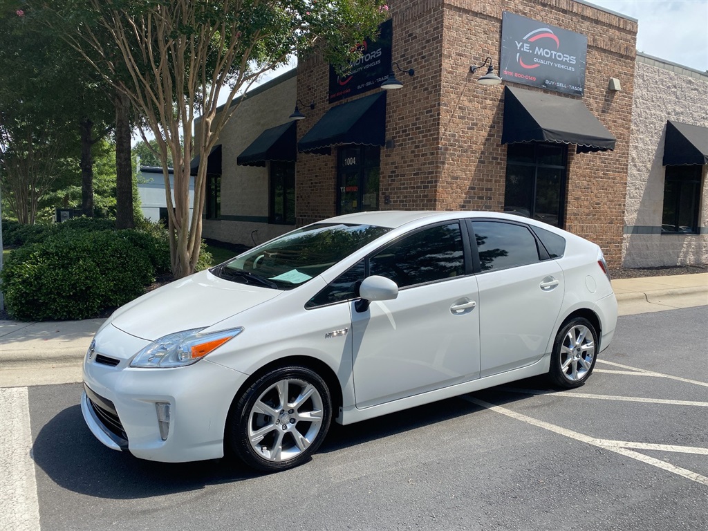 2013 Toyota Prius Prius IV for sale by dealer