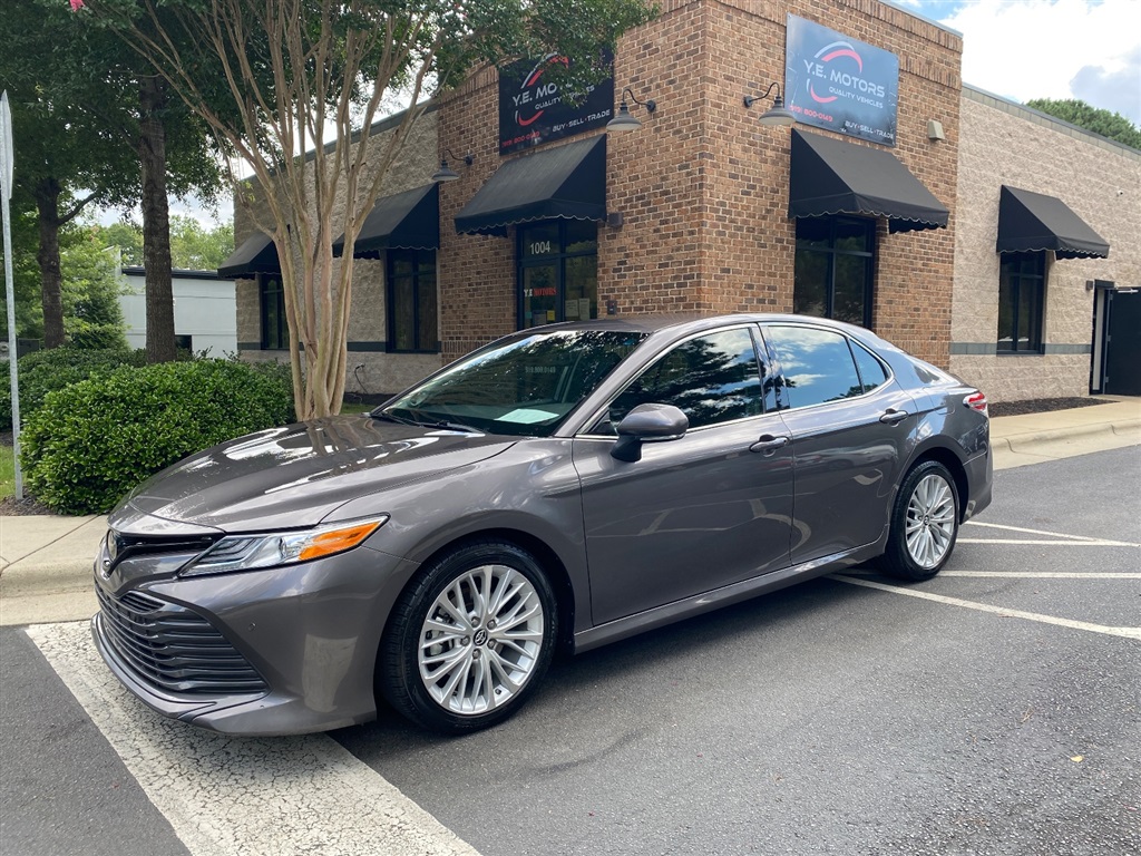2018 Toyota Camry XLE for sale by dealer