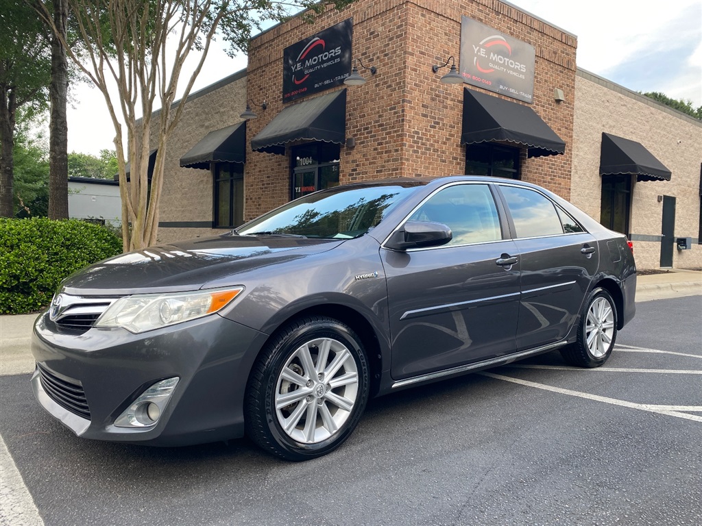 2014 Toyota Camry Hybrid XLE for sale by dealer
