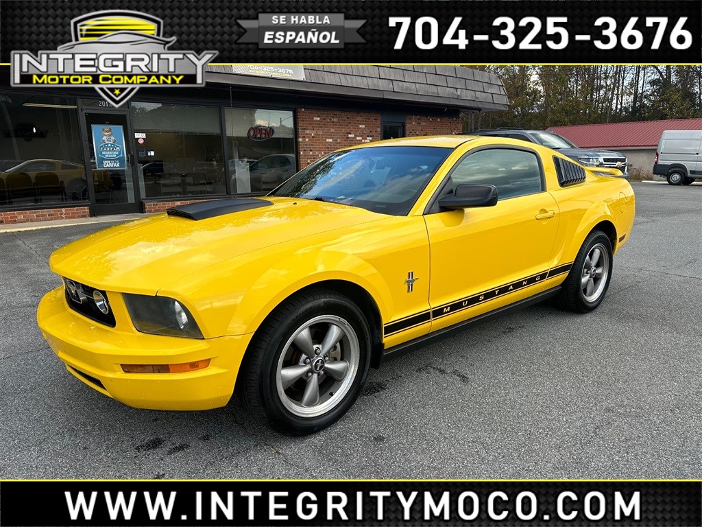 2006 Ford Mustang V6 Deluxe Coupe for sale by dealer