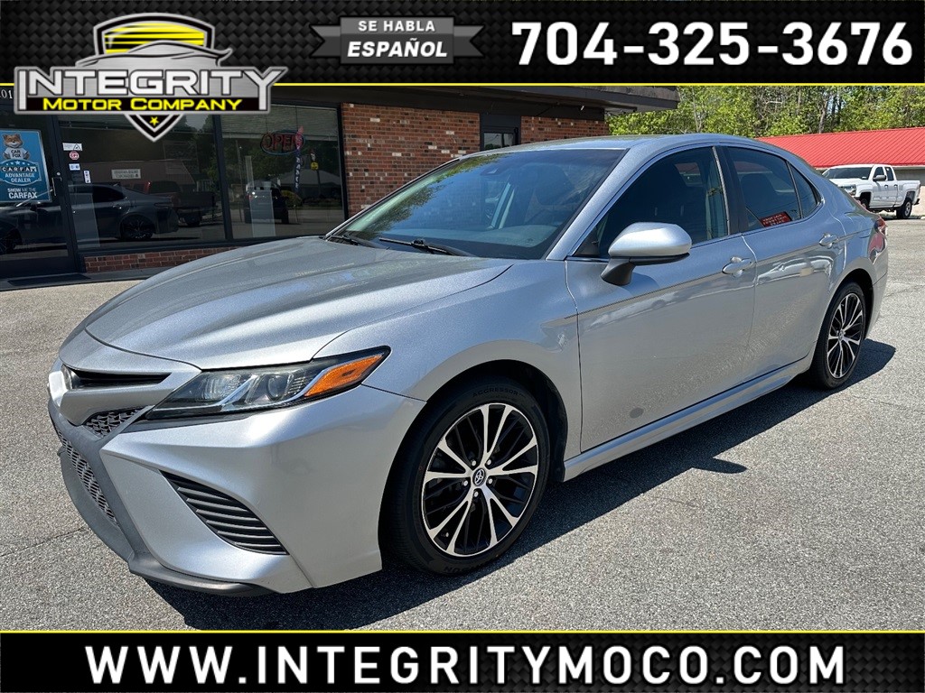 2020 Toyota Camry SE for sale by dealer