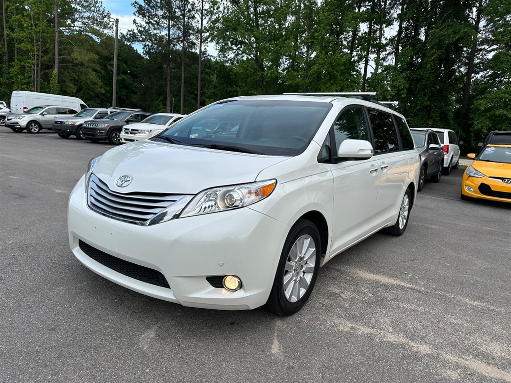 2013 Toyota Sienna Limited AWD 7-Passenger V6 for sale by dealer
