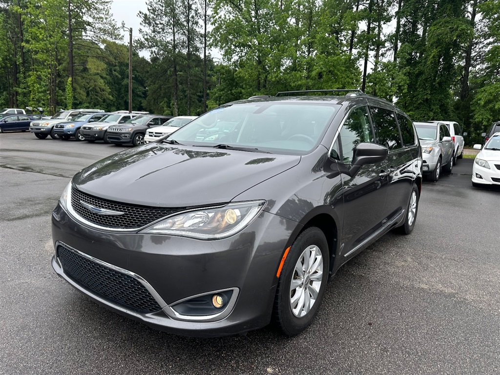 2018 Chrysler Pacifica Touring-L for sale by dealer