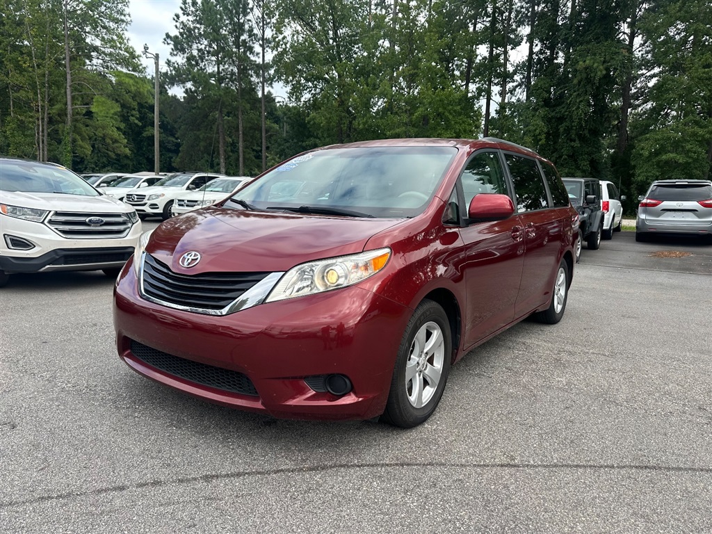 2011 Toyota Sienna LE 8-Pass V6 for sale by dealer