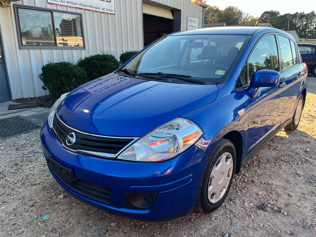 2011 Nissan Versa 1.8 SL Hatchback for sale by dealer