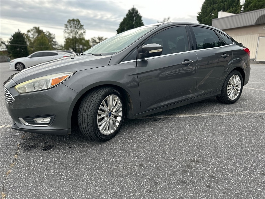 2017 Ford Focus Titanium Sedan for sale by dealer