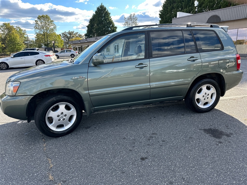 2005 Toyota Highlander Limited V6 4WD for sale by dealer