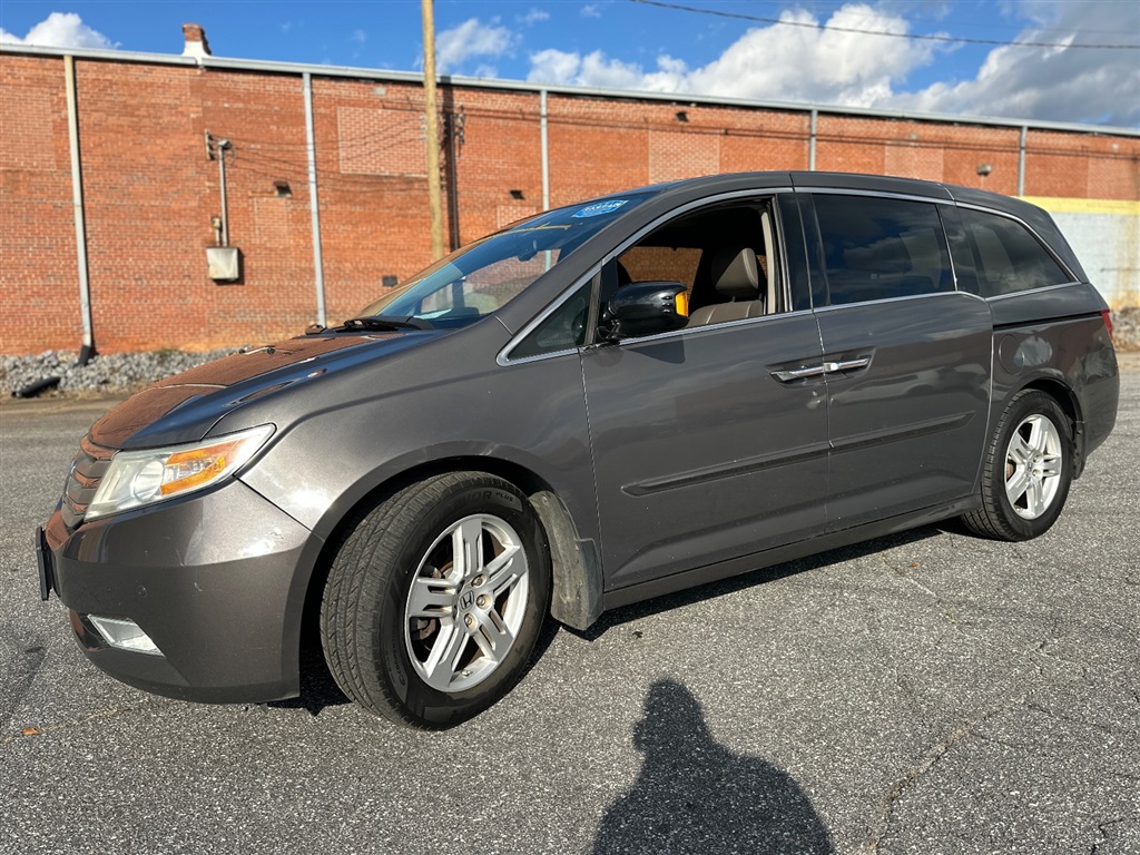 2013 Honda Odyssey Touring for sale by dealer