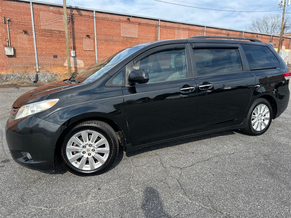 2011 Toyota Sienna Limited 7-Pass V6 for sale by dealer