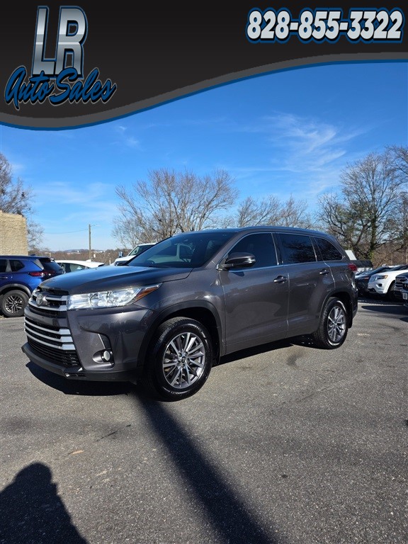 2017 Toyota Highlander XLE AWD V6 for sale by dealer
