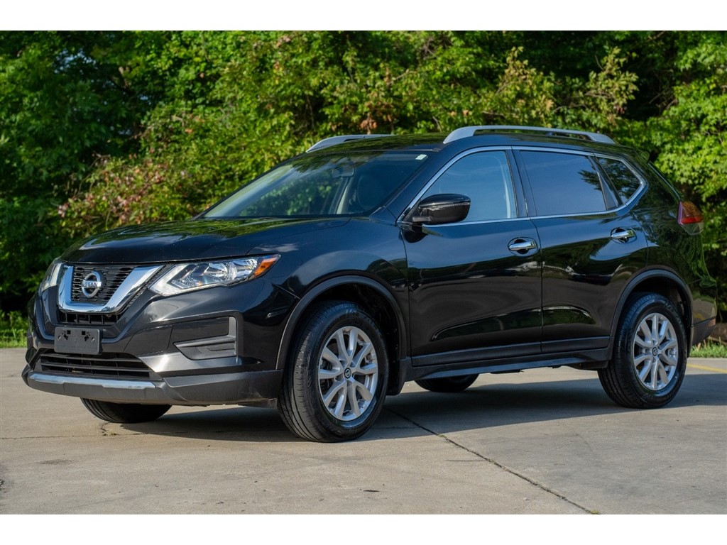 2017 Nissan Rogue SV for sale by dealer