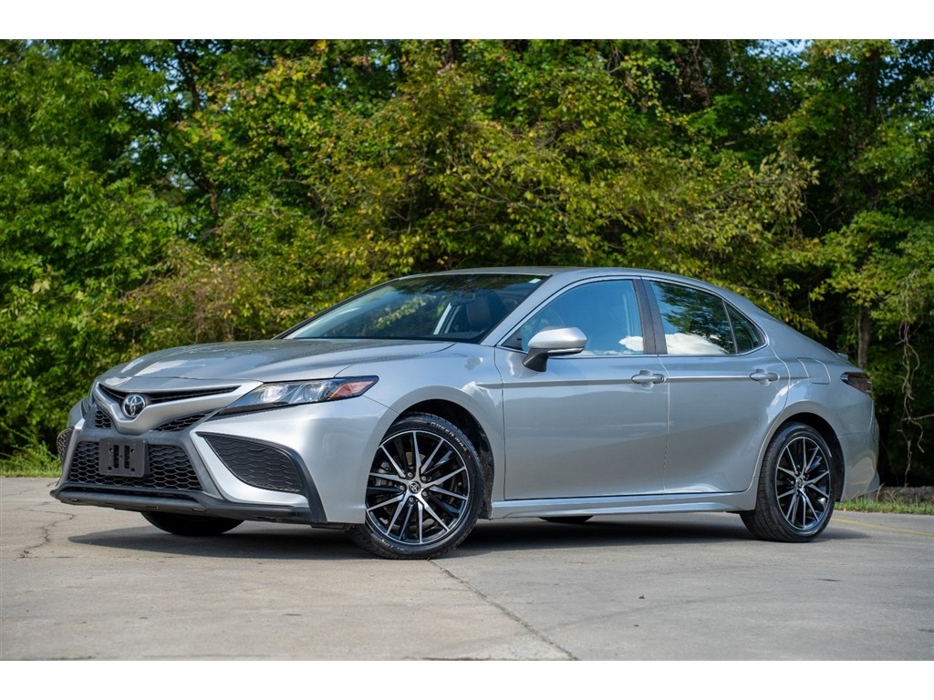 2021 Toyota Camry SE for sale by dealer