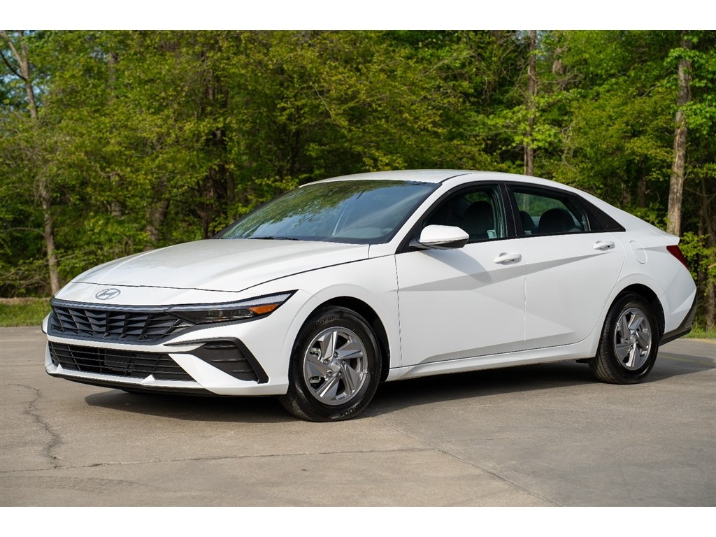 2025 Hyundai Elantra SE for sale by dealer