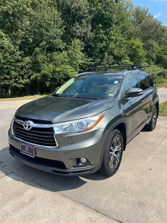 2016 Toyota Highlander XLE AWD for sale by dealer