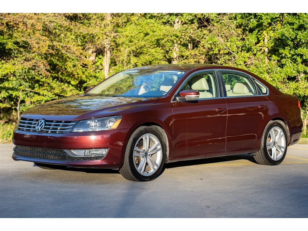 2013 Volkswagen Passat 3.6L V6 SE for sale by dealer