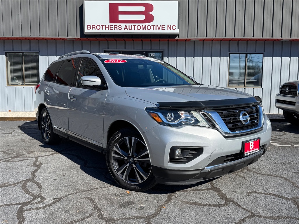 2017 Nissan Pathfinder Platinum 4WD for sale by dealer
