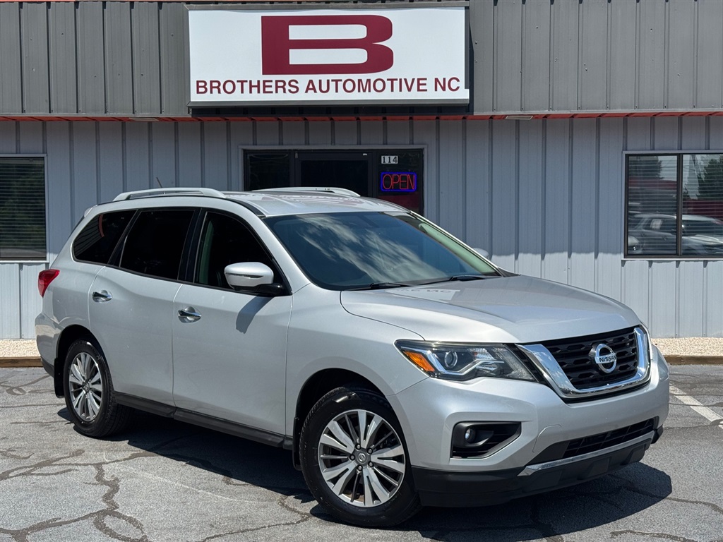 2017 Nissan Pathfinder SL 2WD for sale by dealer