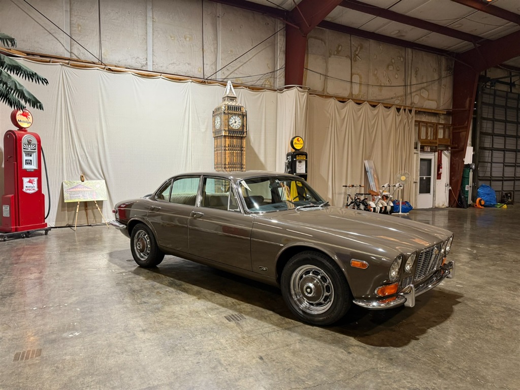 1972 Jaguar XJ 6 Sedan for sale by dealer