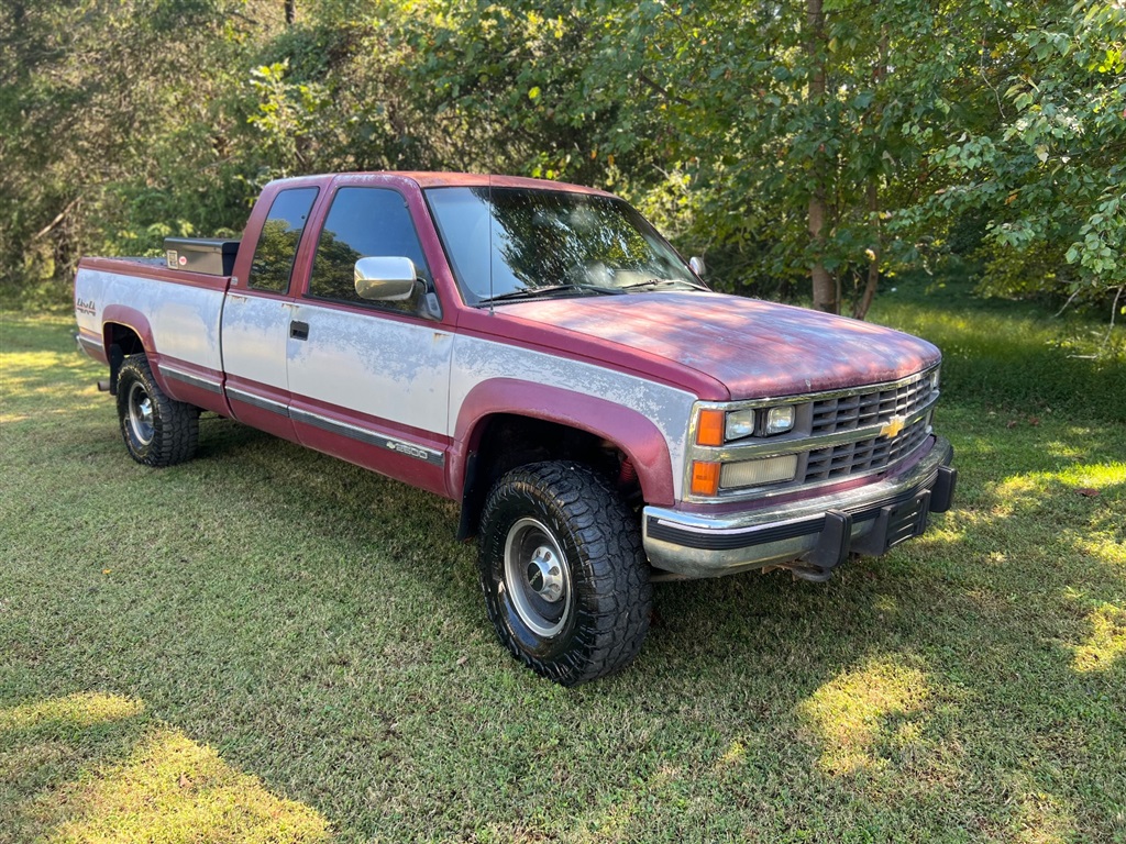 1989 Chevrolet C/K 2500 Ext. Cab 8-ft. Bed 4WD for sale by dealer