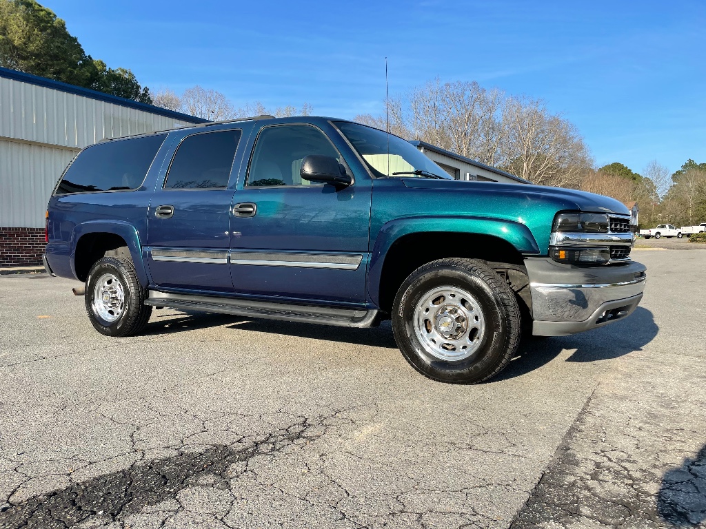 2005 Chevrolet Suburban 2500 4WD for sale by dealer