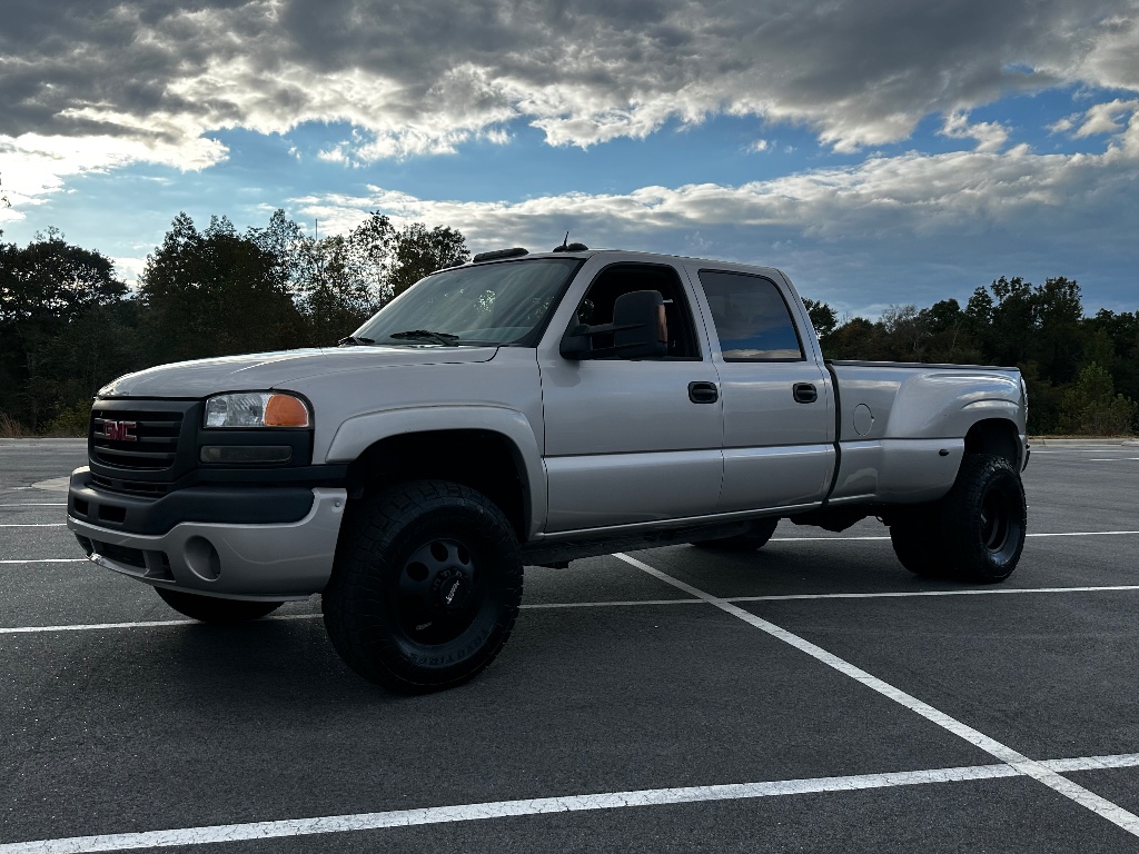 2005 GMC Sierra 3500 Crew Cab 4WD for sale by dealer