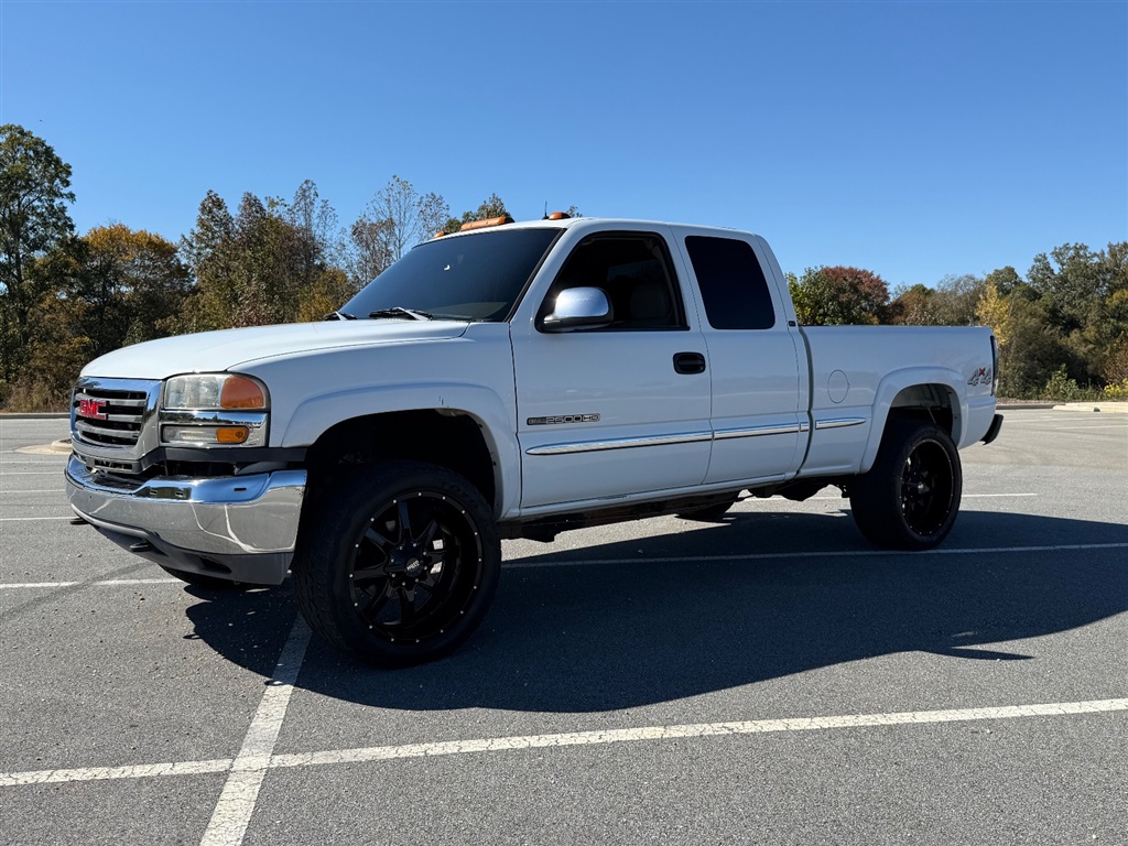 2001 GMC Sierra 2500HD SLE Ext. Cab Short Bed 4WD for sale by dealer