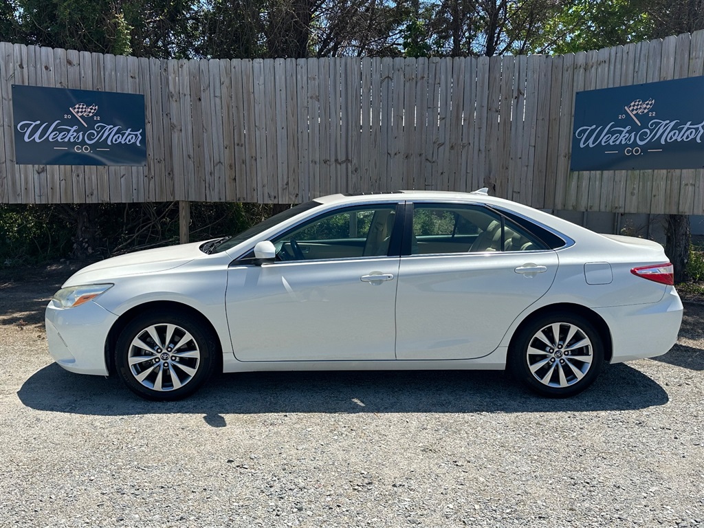 2017 TOYOTA CAMRY SE for sale by dealer