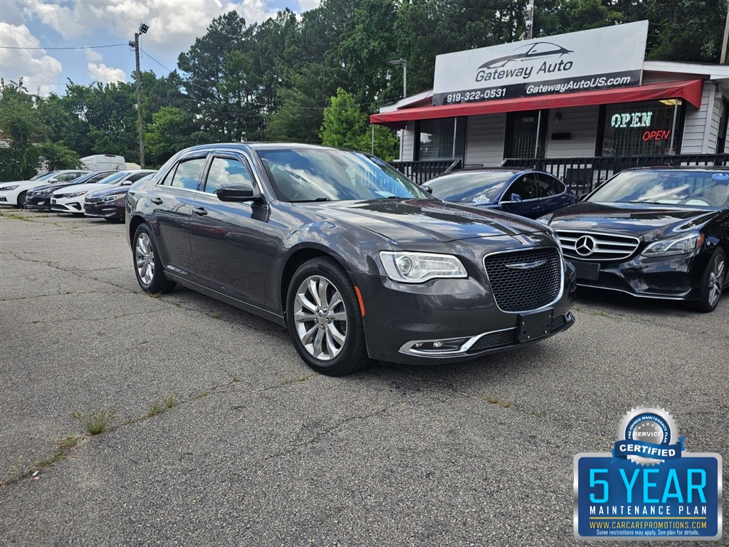 2017 Chrysler 300 Limited AWD for sale by dealer